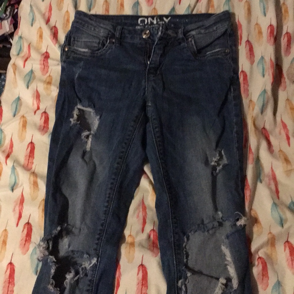 🎊Pants with holes!